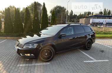 Універсал Volkswagen Passat 2011 в Києві