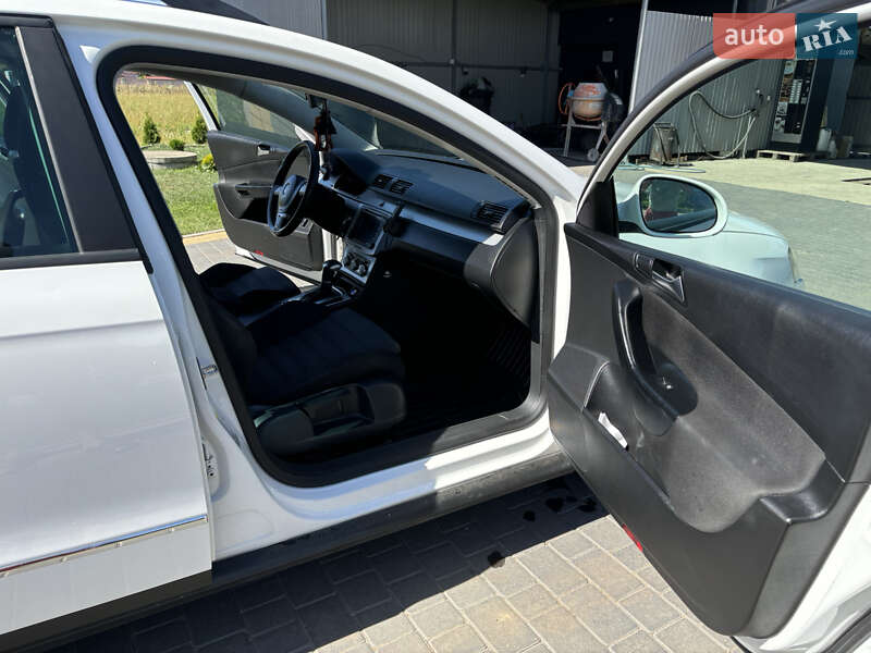 Универсал Volkswagen Passat 2010 в Львове