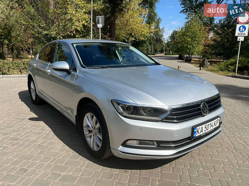 Седан Volkswagen Passat 2018 в Кривом Роге