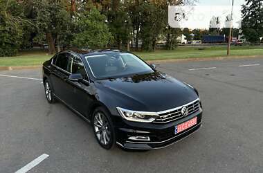 Седан Volkswagen Passat 2018 в Киеве