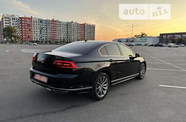 Седан Volkswagen Passat 2018 в Києві