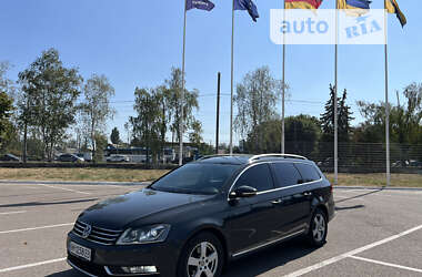 Универсал Volkswagen Passat 2011 в Житомире