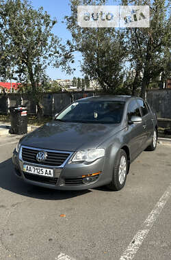 Седан Volkswagen Passat 2008 в Киеве