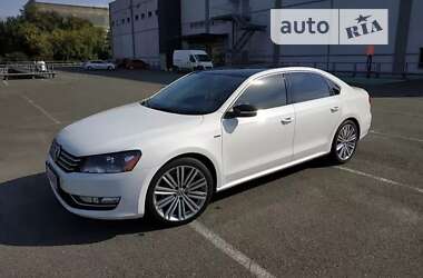 Седан Volkswagen Passat 2014 в Києві