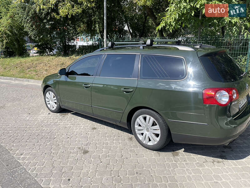 Універсал Volkswagen Passat 2010 в Львові