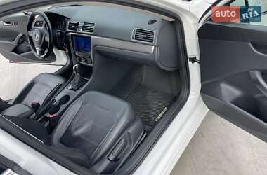 Седан Volkswagen Passat 2014 в 