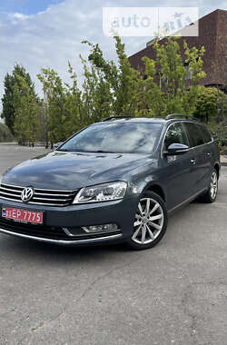 Универсал Volkswagen Passat 2011 в Харькове