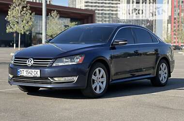 Седан Volkswagen Passat 2014 в Києві