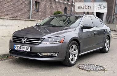 Седан Volkswagen Passat 2012 в Львове