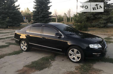 Седан Volkswagen Passat 2005 в Первомайске