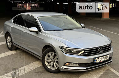 Седан Volkswagen Passat 2019 в Києві