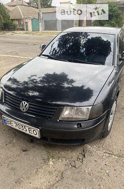 Седан Volkswagen Passat 2000 в Миколаєві