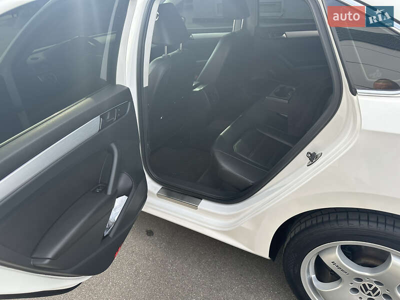 Седан Volkswagen Passat 2012 в Киеве фото 32 Седан Volkswagen Passat 2012 в Киеве