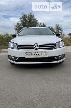 Универсал Volkswagen Passat 2014 в Киеве