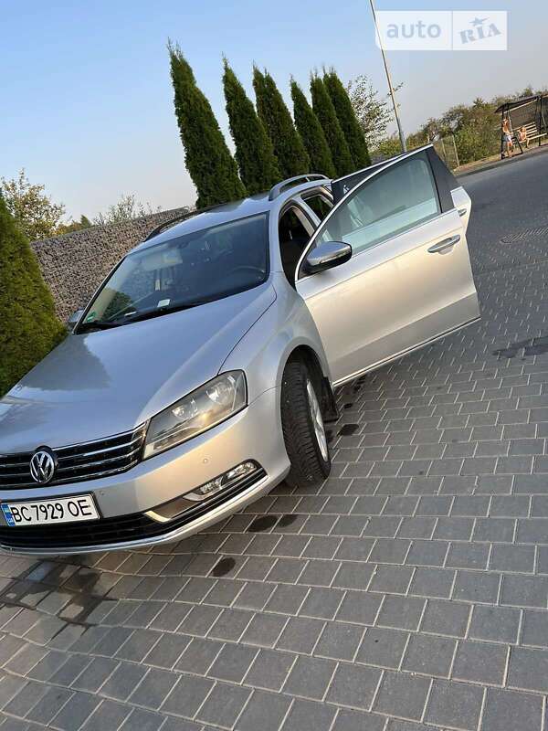 Універсал Volkswagen Passat 2011 в Самборі фото 3 Універсал Volkswagen Passat 2011 в Самборі