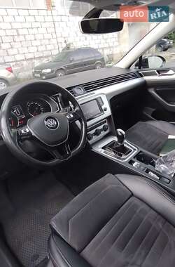 Универсал Volkswagen Passat 2014 в Киеве