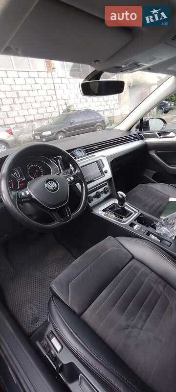 Универсал Volkswagen Passat 2014 в Киеве