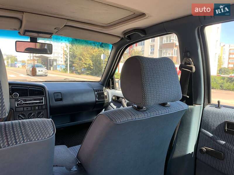 Седан Volkswagen Passat 1993 в Бучі