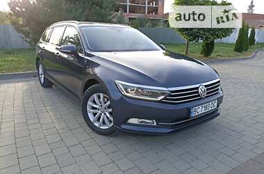 Универсал Volkswagen Passat 2017 в Львове