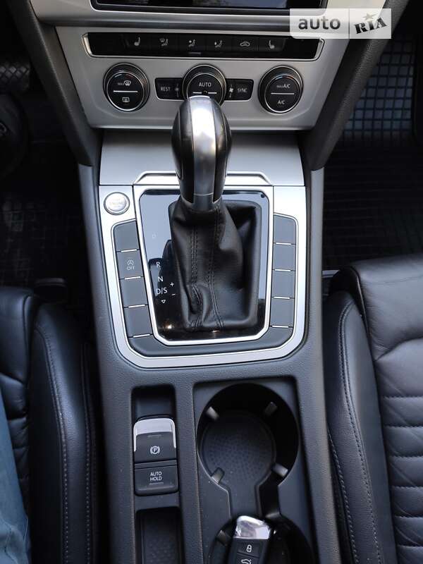 Універсал Volkswagen Passat 2017 в Львові