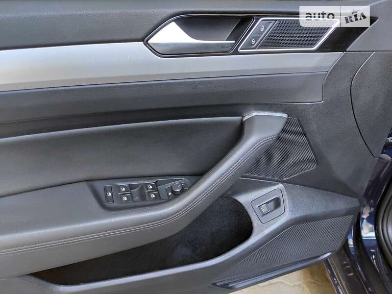 Універсал Volkswagen Passat 2017 в Львові