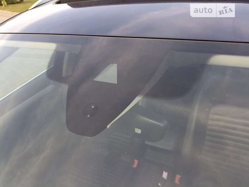 Універсал Volkswagen Passat 2017 в Львові