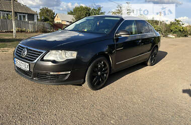 Седан Volkswagen Passat 2006 в Николаеве