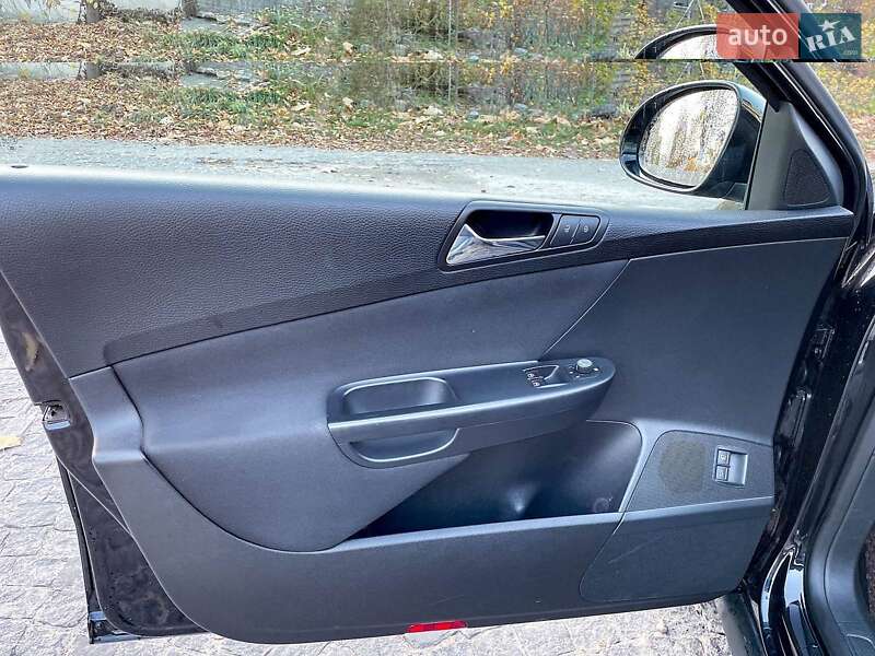 Седан Volkswagen Passat 2007 в Киеве