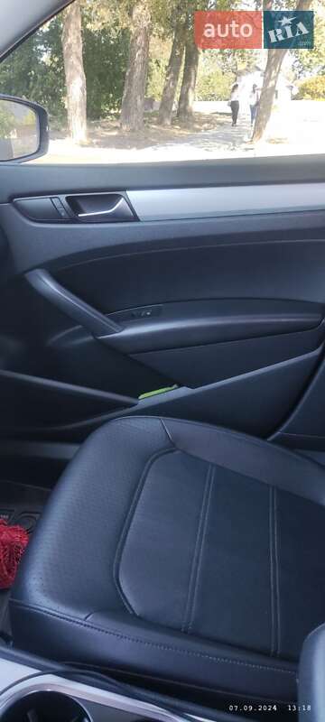 Седан Volkswagen Passat 2013 в Александрие