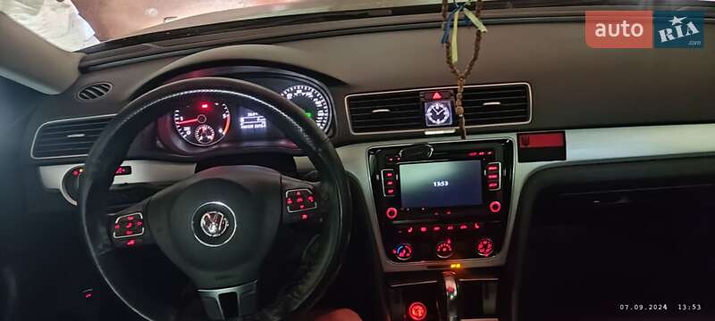 Седан Volkswagen Passat 2013 в Александрие