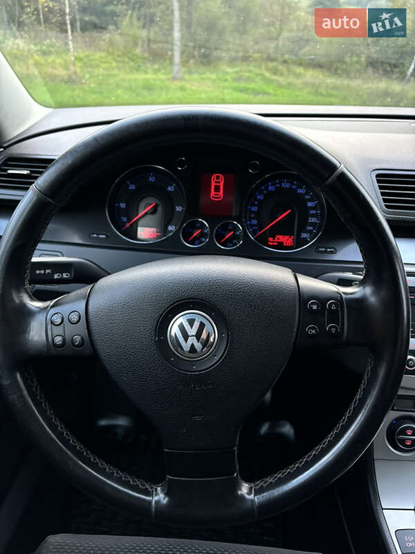 Универсал Volkswagen Passat 2006 в Самборе