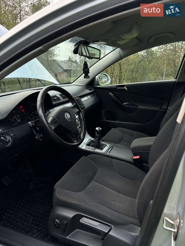 Универсал Volkswagen Passat 2006 в Самборе