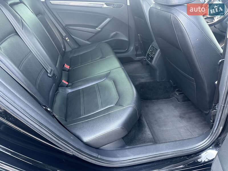 Седан Volkswagen Passat 2016 в Тернополе