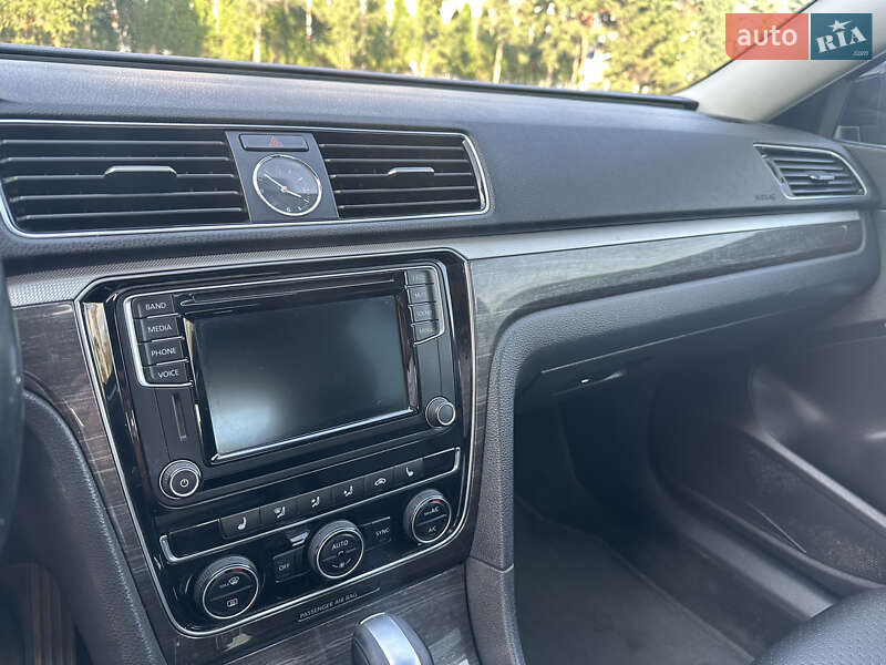 Седан Volkswagen Passat 2016 в Тернополе