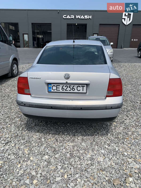 Седан Volkswagen Passat 1997 в Чернівцях