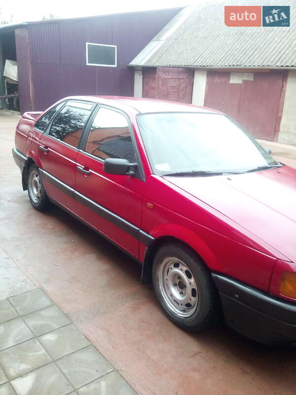 Седан Volkswagen Passat 1991 в Луцке
