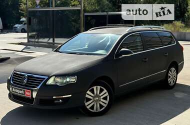 Універсал Volkswagen Passat 2010 в Києві