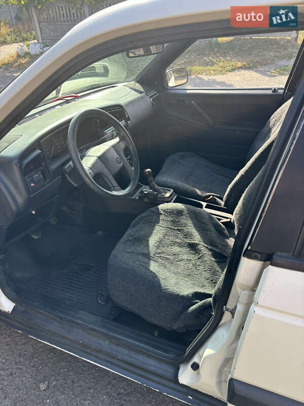 Универсал Volkswagen Passat 1991 в Смеле