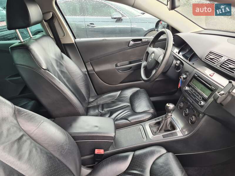 Универсал Volkswagen Passat 2009 в Ровно