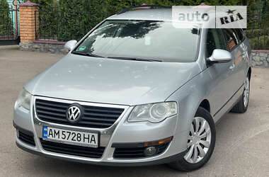 Универсал Volkswagen Passat 2010 в Житомире