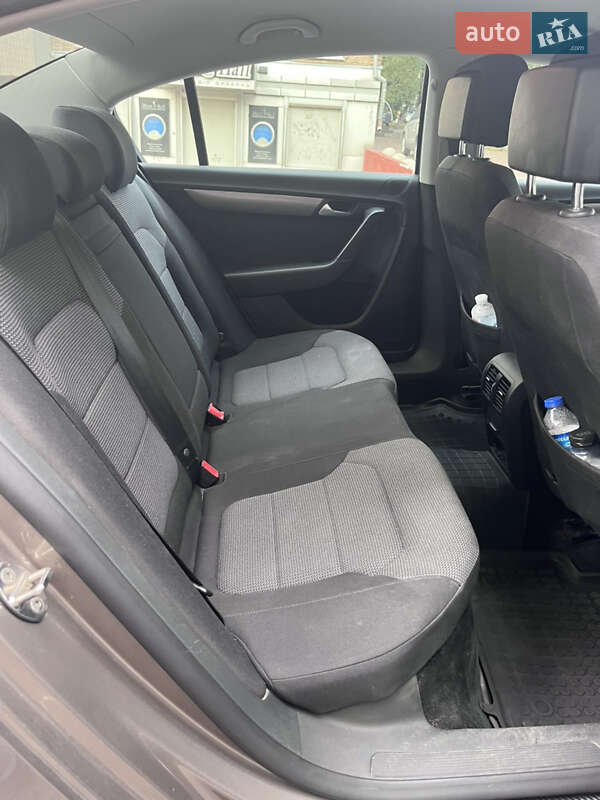 Седан Volkswagen Passat 2011 в Киеве фото 9 Седан Volkswagen Passat 2011 в Киеве