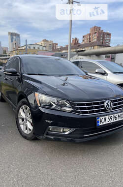 Седан Volkswagen Passat 2016 в Киеве