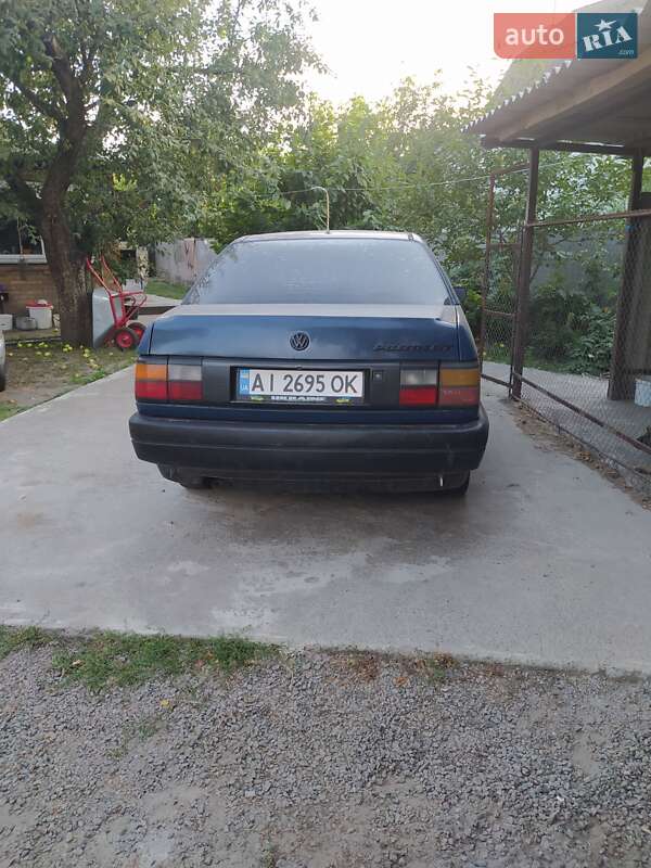 Седан Volkswagen Passat 1989 в Кагарлыке