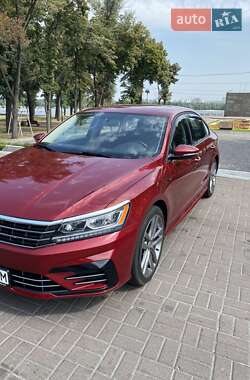 Седан Volkswagen Passat 2017 в 