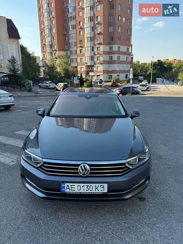 Универсал Volkswagen Passat 2015 в Днепре