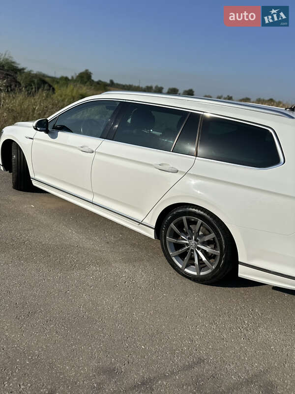 Универсал Volkswagen Passat 2018 в Львове