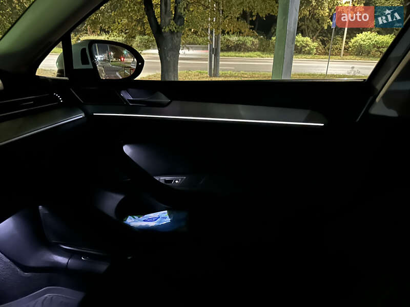 Универсал Volkswagen Passat 2018 в Львове