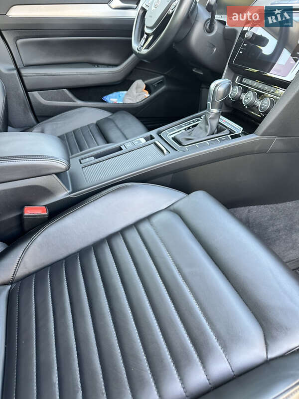 Универсал Volkswagen Passat 2018 в Львове