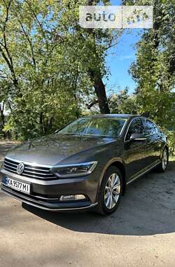 Седан Volkswagen Passat 2017 в Киеве