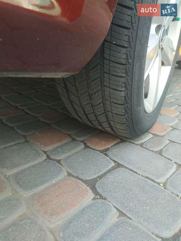 Седан Volkswagen Passat 2013 в Рокитному